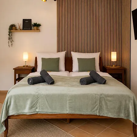 Modern With Balcony & Feel-good Flair Apartamento Ulm